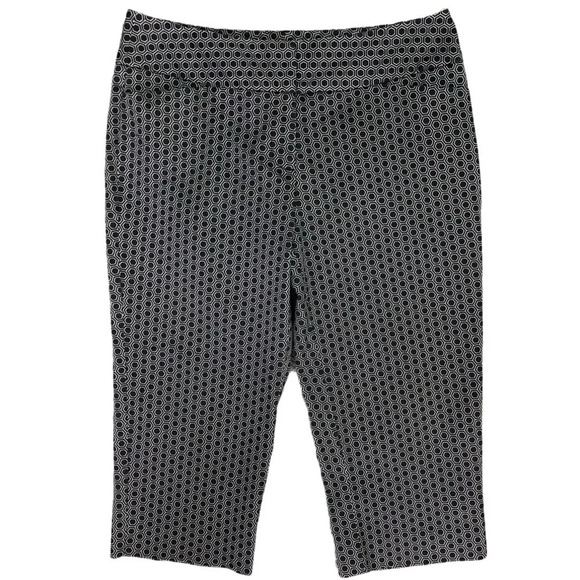 🛍️3/$40 Worthington Geometric Print Capri Pants Black White Size 6 - Picture 2 of 5